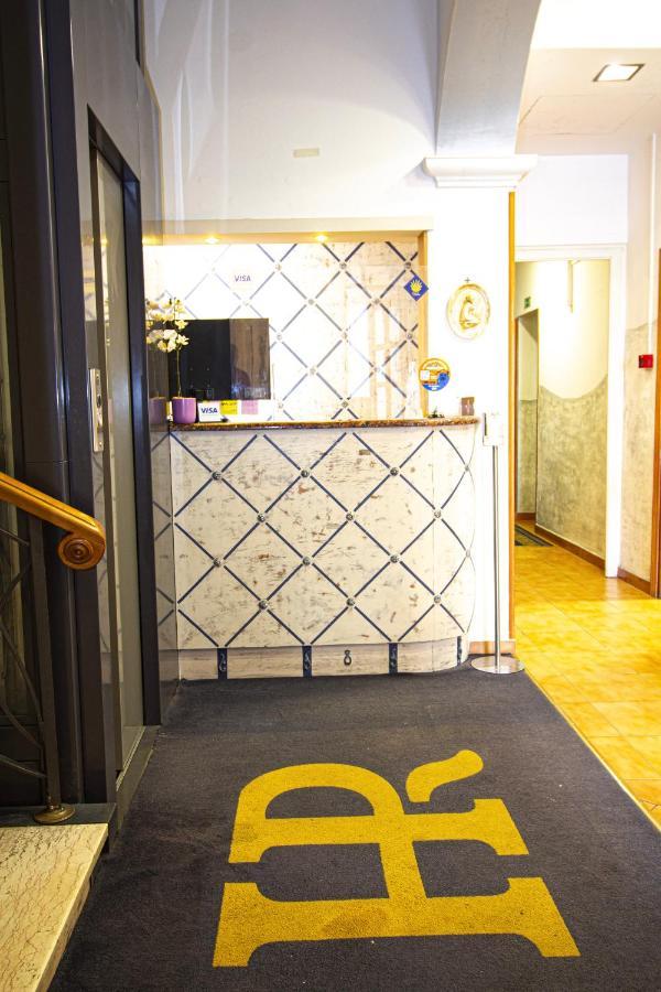 Hotel Prime Пистоя Екстериор снимка