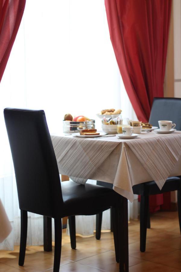 Hotel Prime Пистоя Екстериор снимка