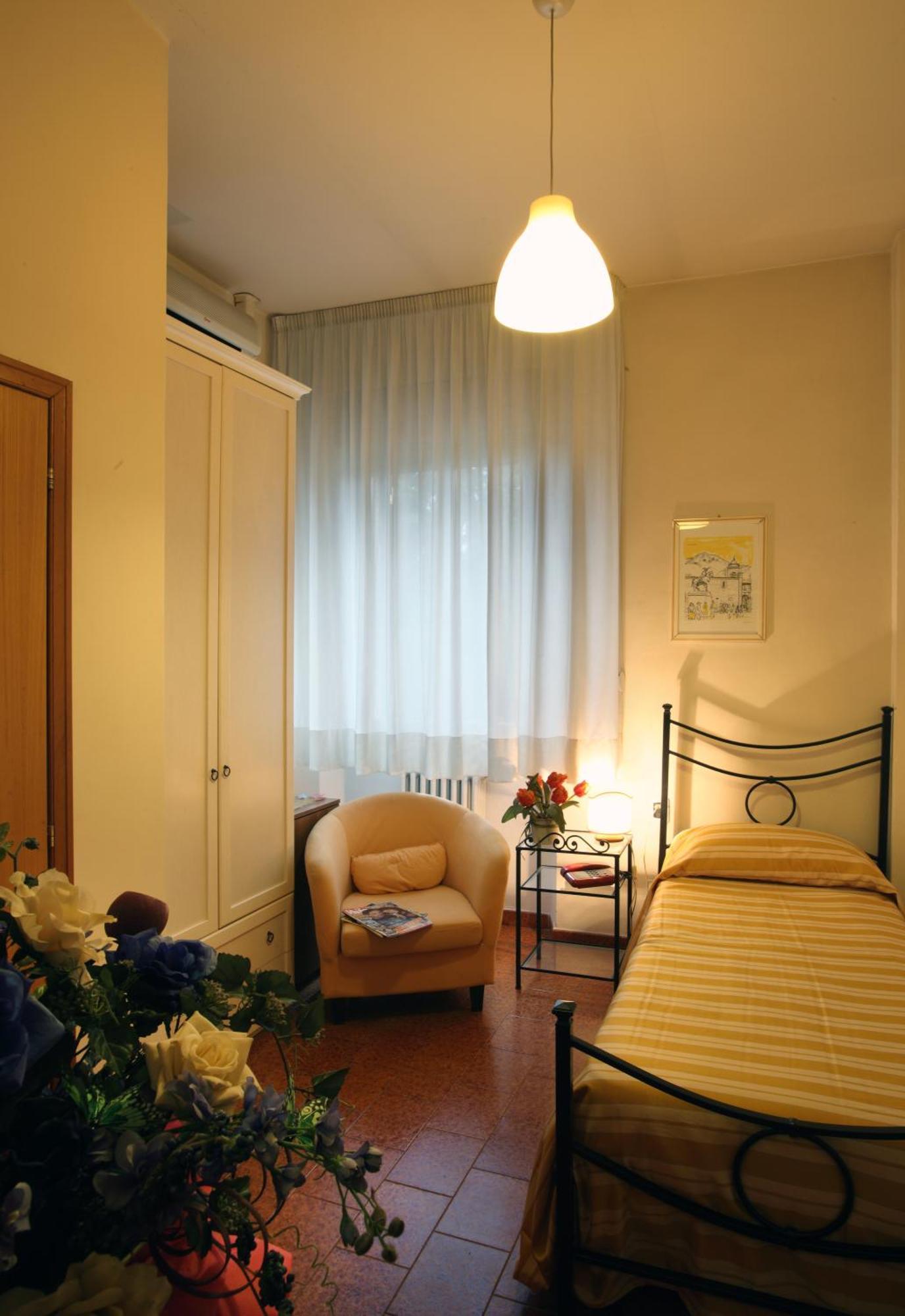 Hotel Prime Пистоя Екстериор снимка